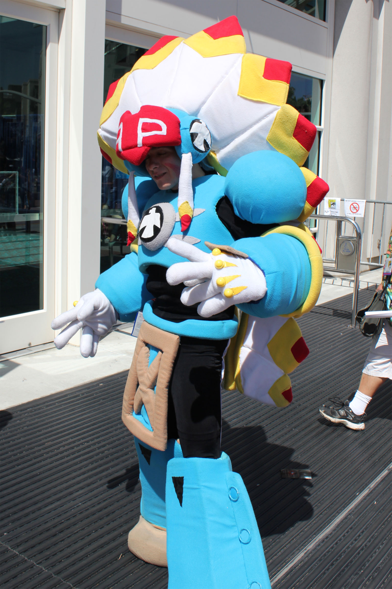 Illustration for article titled The Cosplay of Comic-Con - Day Two: Tinker, Yoshi, Birdo, Spy